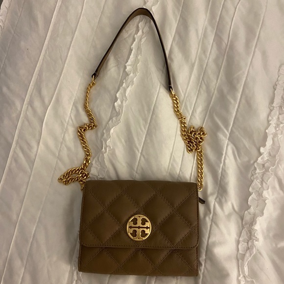 Tory Burch Handbags - NWT Tory Burch Willa Chain Wallet